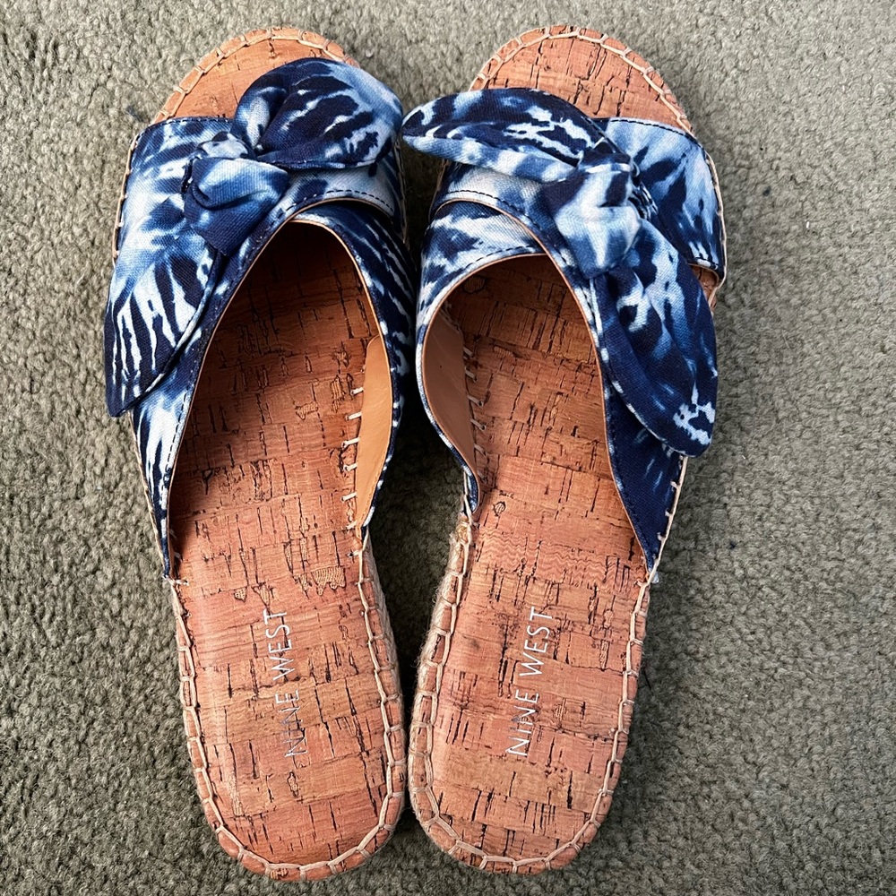 Nine West Women’s Blue Tie-Dye Bow Sandals - Size 8.5